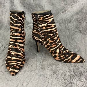 NWT Nine West Haircalf Heeled Pointy Toed Booties Animal Print Size 5.5